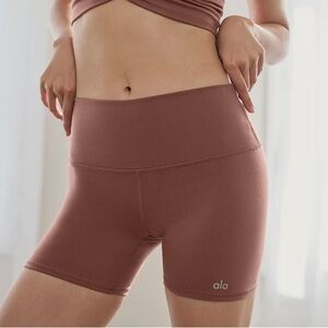 EXCELLENT CONDITION ALO Yoga Women's Bike Shorts